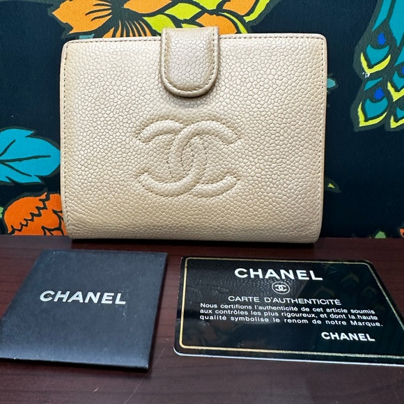Chanel Classic Caviar Bifold Wallet – Series 9 (2004–2005) - Picture 6 of 12